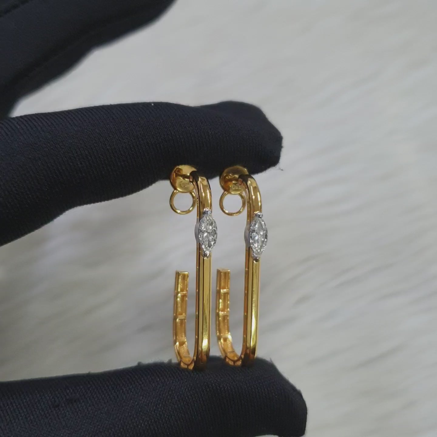 Pair Earring - 18K Yellow Gold