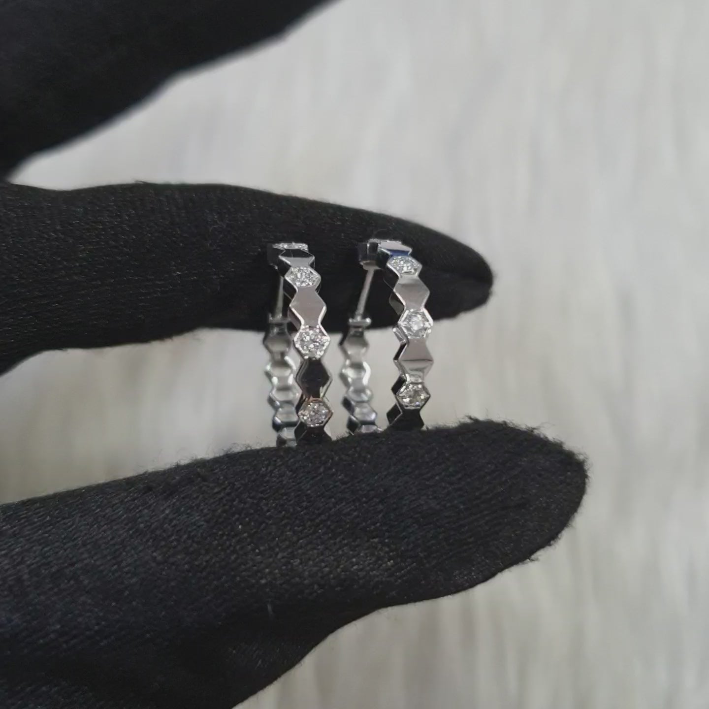 Hoop Earring - 18K White Gold