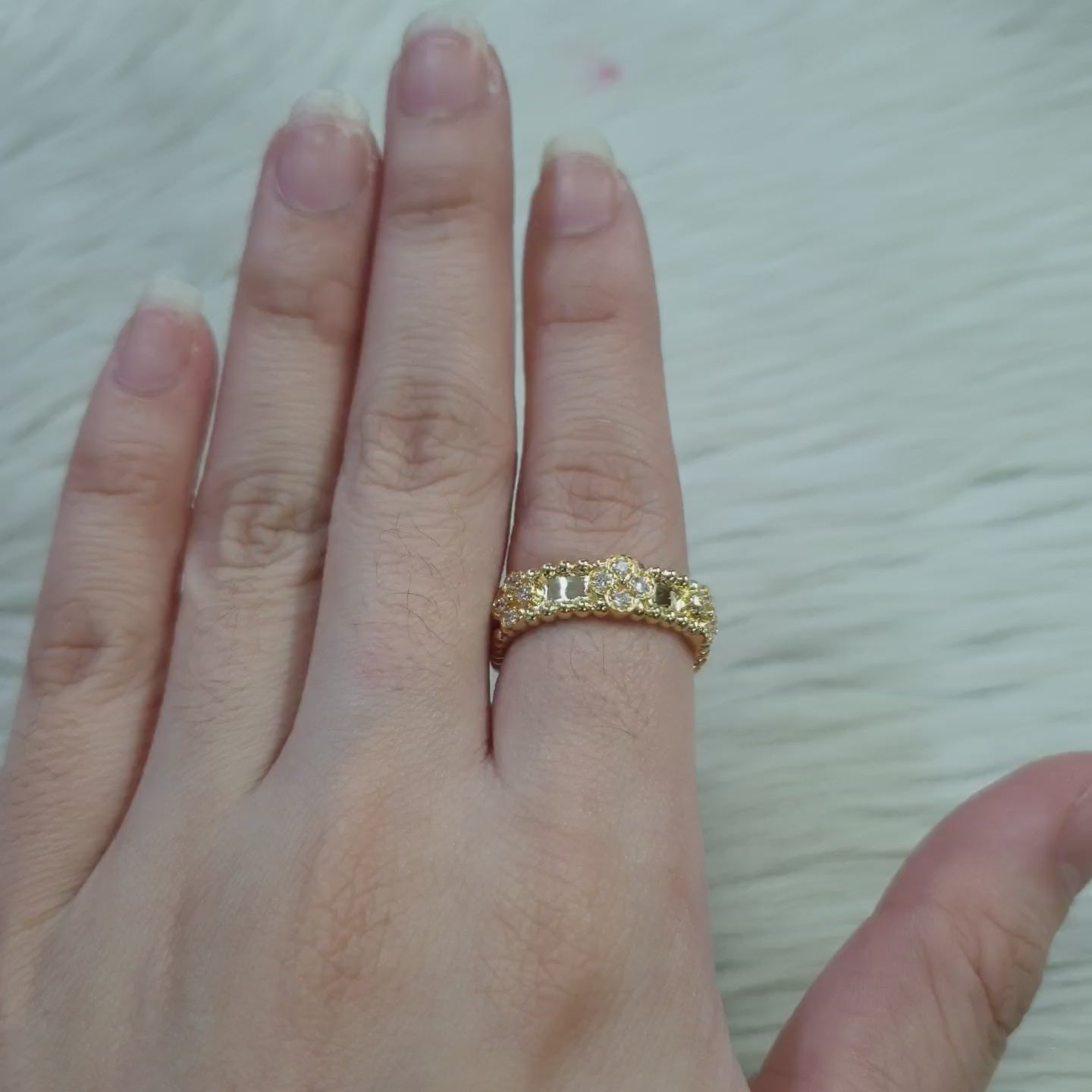 Diamond Clover Ring - 18K Yellow Gold