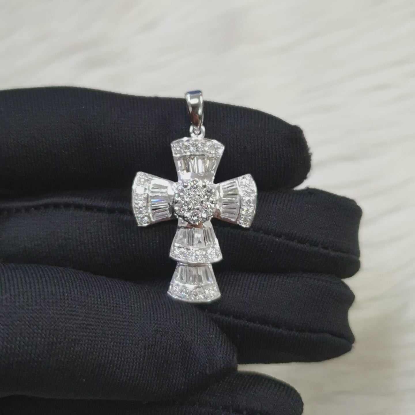 Cross Pendant - 14K White Gold