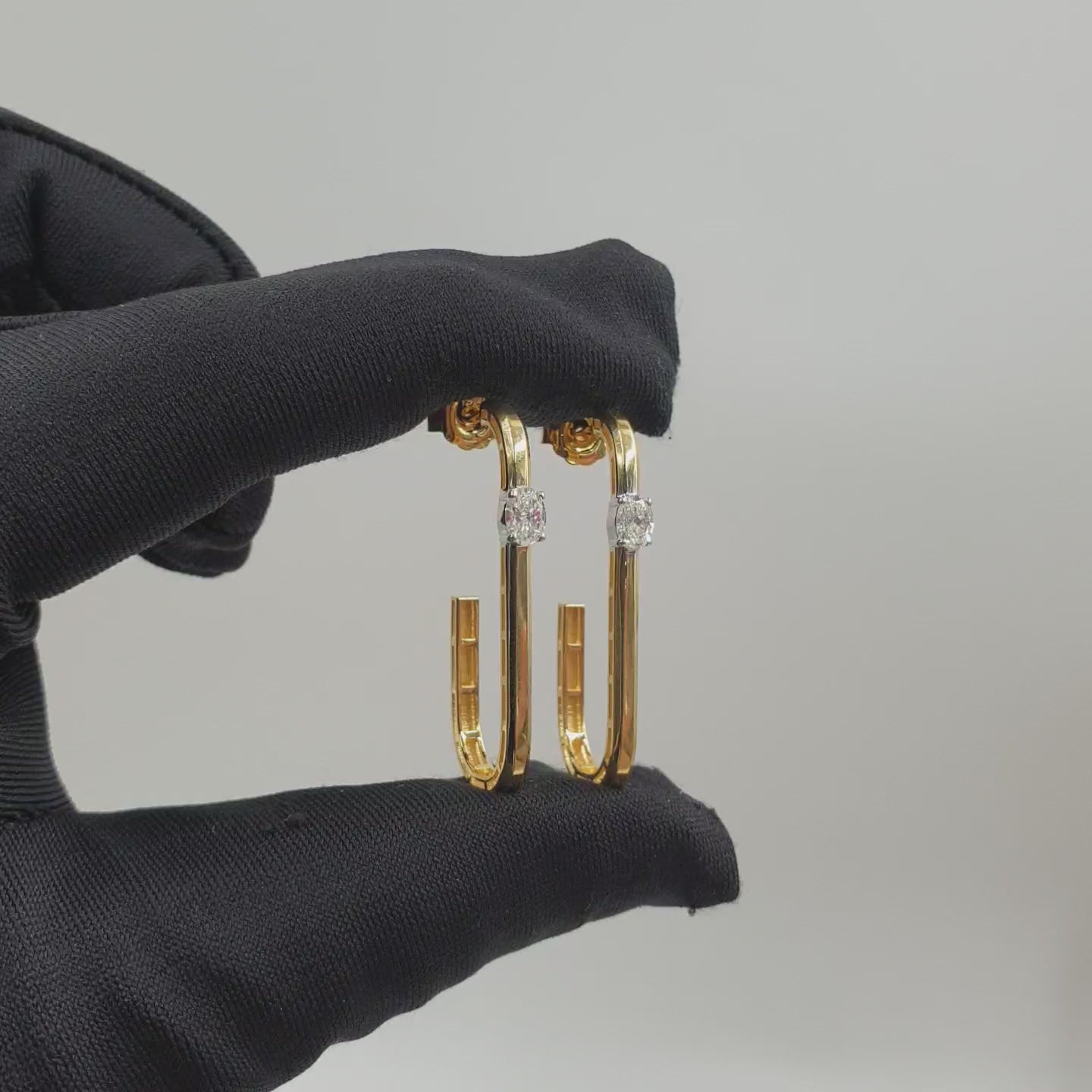 Pair Earring - 18K Yellow Gold