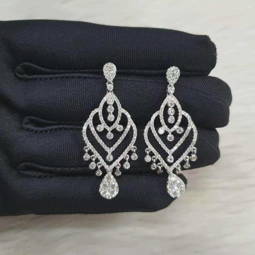 Dangling Earrings – 18K White Gold with Diamonds