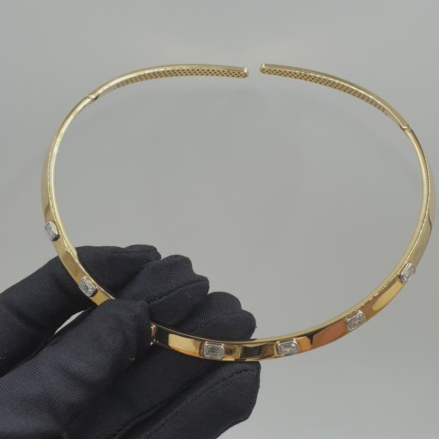 Emerald Necklace - 18K Yellow Gold